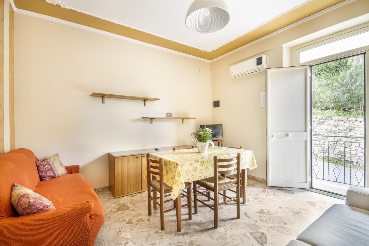 Casa Vacanza Paradise Vicino Cefalu Con Servizio Di Piscina A 3 Chilometri Daire Campofelice Di Roccella Dış mekan fotoğraf