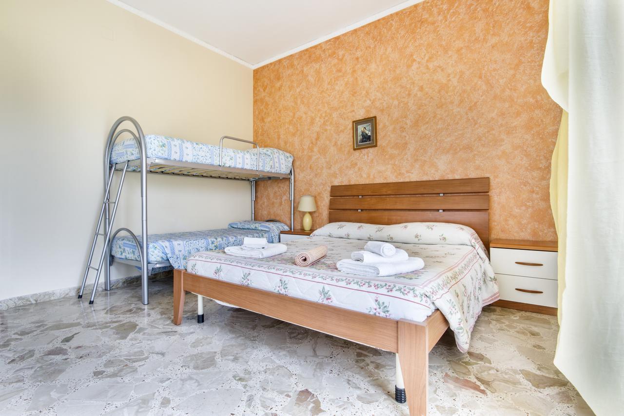 Casa Vacanza Paradise Vicino Cefalu Con Servizio Di Piscina A 3 Chilometri Daire Campofelice Di Roccella Dış mekan fotoğraf