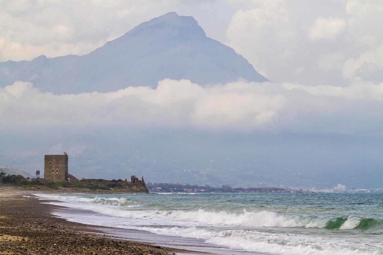 Casa Vacanza Paradise Vicino Cefalu Con Servizio Di Piscina A 3 Chilometri Daire Campofelice Di Roccella Dış mekan fotoğraf
